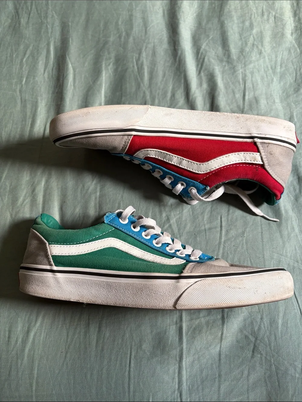 Vans Low-Top Sneakers in Green/Teal/Blue/Red/Grey